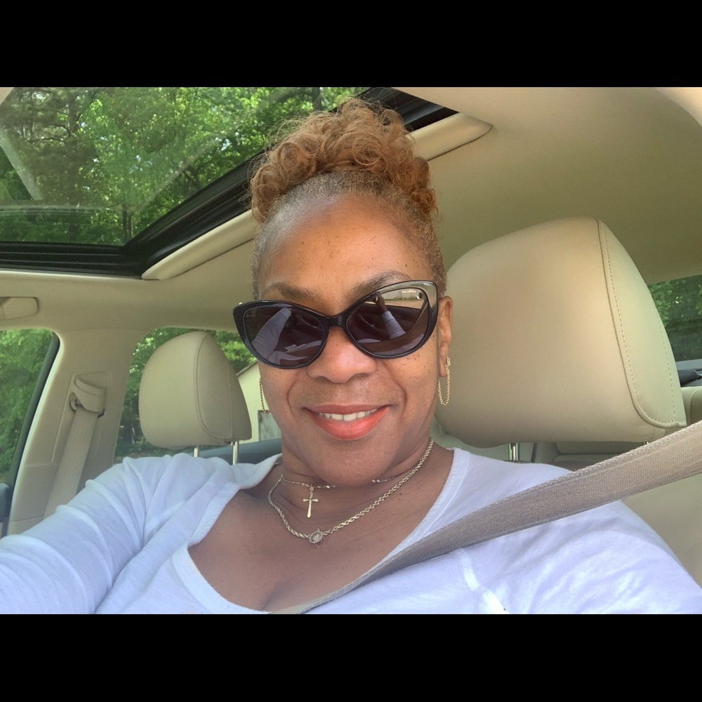 Meet your Posher, Pamela